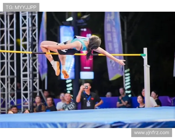 世界赛决赛上演巅峰对决新王登场震撼全场掀起电竞热潮