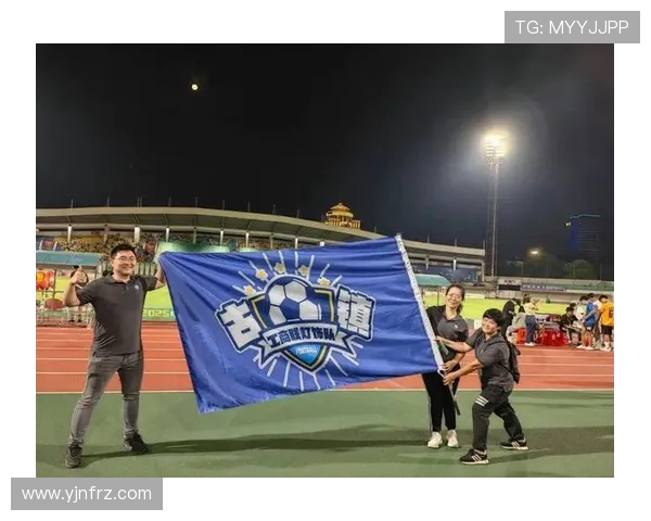 绿茵逐梦青春热血燃烧见证激情与荣耀的足球盛宴