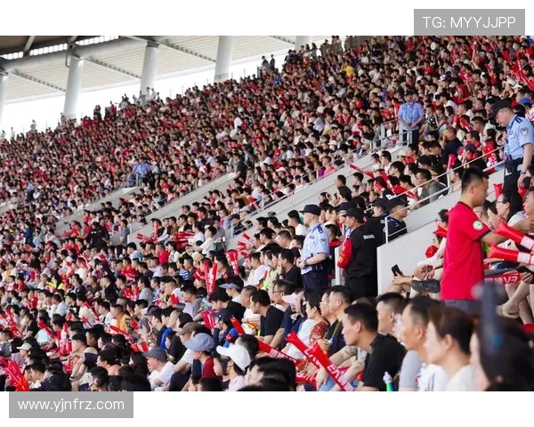 深度解读苏超足球联赛当季竞争格局与强队走势及潜力黑马分析 深度解读苏超足球联赛当季竞争格局与强队走势及潜力黑马分析