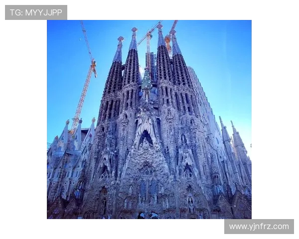 巴塞罗那的文化之旅:探寻艺术、建筑和美食的魅力 巴塞罗那的文化之旅:探寻艺术、建筑和美食的魅力