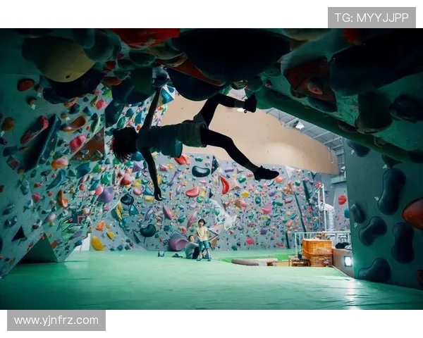 攀岩之巅:深入解析上海攀岩队的默契与协作精神 攀岩之巅:深入解析上海攀岩队的默契与协作精神